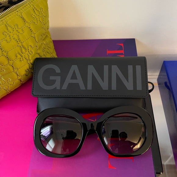 Biodegradable Acetate Oversized Retro Sunglasses - Picture 2 of 5